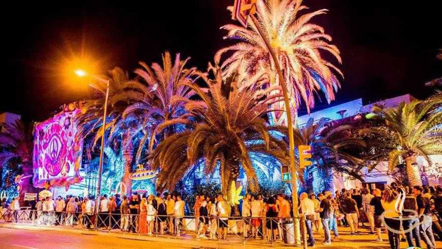 Hoe is het nachtleven op Ibiza?