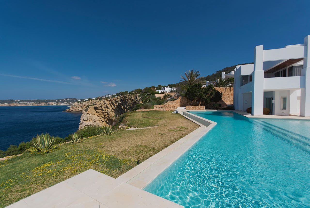 Onze fantastische eerstelijns huizen te koop op Ibiza