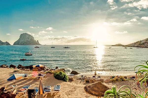 6 dingen die u moet overwegen voordat u een villa op Ibiza huurt